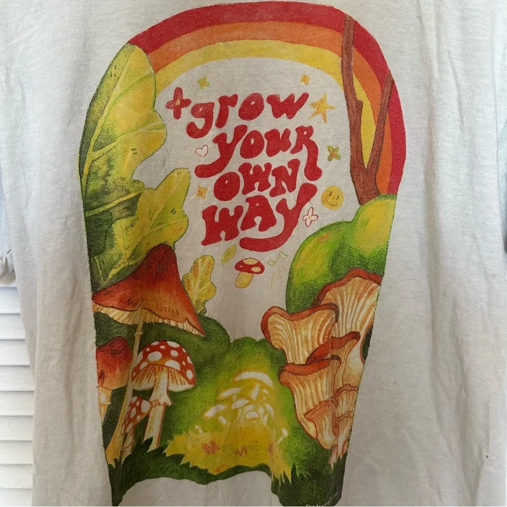 Root People Mushroom Graphic Tee | Size L | Boho Cottagecore Hippie Style - Picture 2 of 9